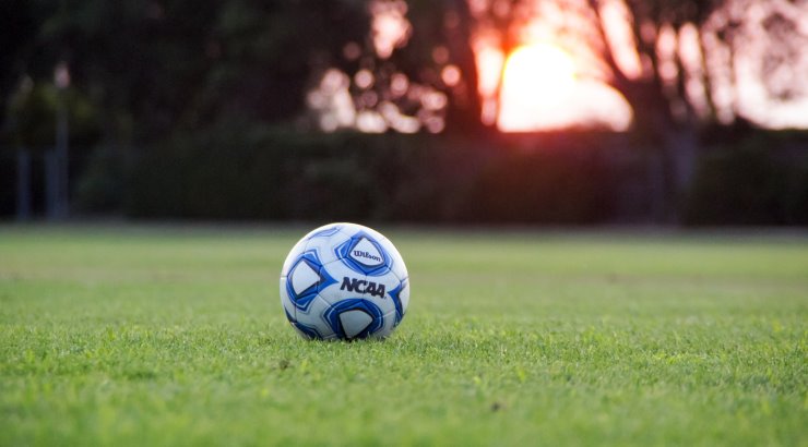 duffy-brook-IwDTKKFmWAc-unsplash