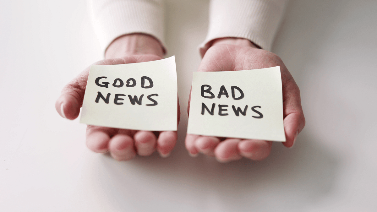 good news bad news written on sticky notes