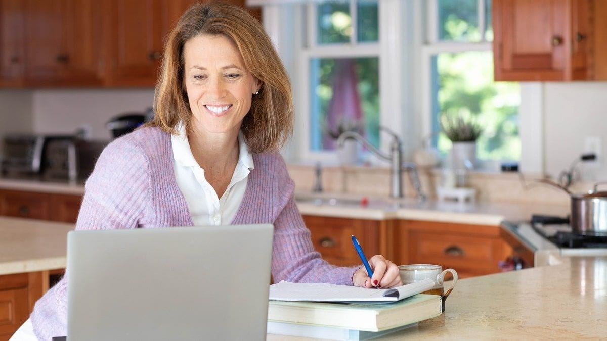 woman working on laptop